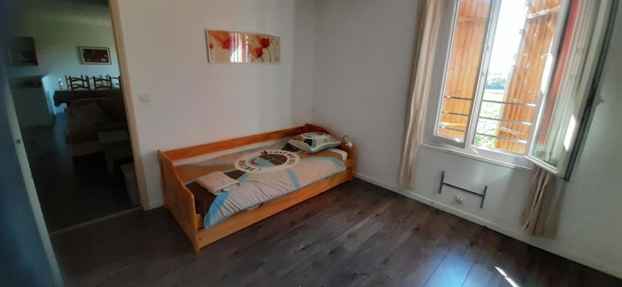 Le Gite Des Cinq Cepages Fréjus Екстериор снимка